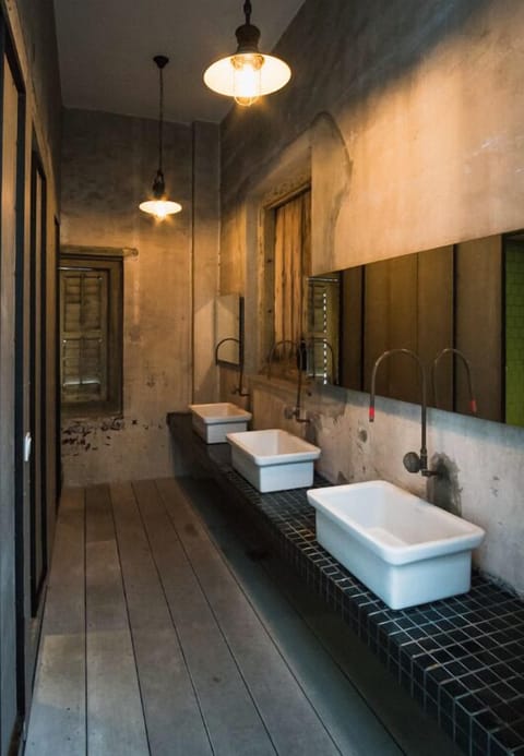 Twin Room, Shared Bathroom | Bathroom | Shower, towels