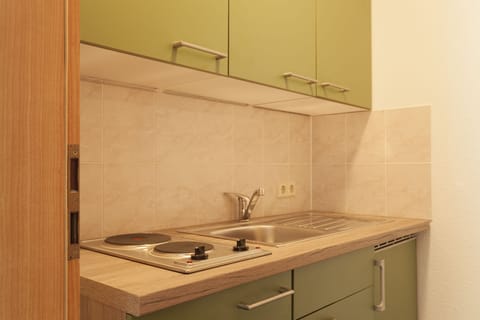 Comfort Apartment, 2 Bedrooms, Kitchenette | Private kitchenette