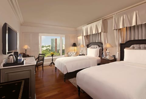 Executive Twin Room, Business Lounge Access & 15% Off on Food & Beverage | Premium bedding, minibar, in-room safe, desk