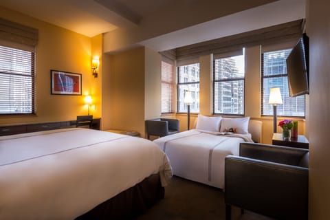 Junior Suite, 1 King Bed with Sofa bed, City View | Egyptian cotton sheets, premium bedding, down comforters, in-room safe