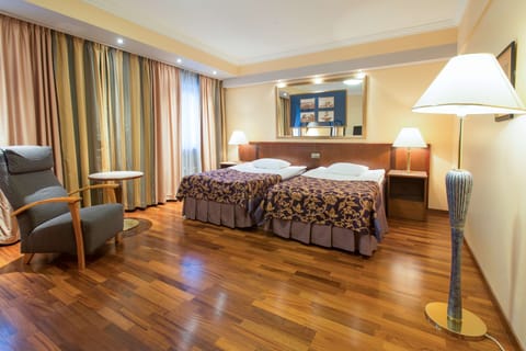 Superior Twin Room | Minibar, free cribs/infant beds, free WiFi, bed sheets