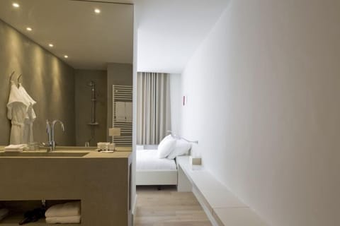 Select Comfort beds, minibar, in-room safe, individually furnished