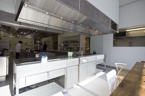 Breakfast, lunch, dinner served; garden views