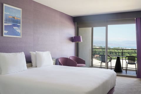 Exclusive Double Room, Sea View | Minibar, in-room safe, individually decorated, individually furnished