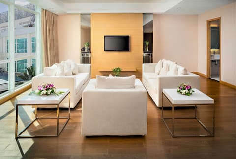 Executive Suite Room - Free Two Ways Airport Transfer | Living area | LCD TV