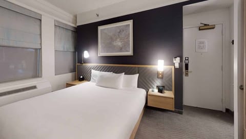 Standard Room, 1 King Bed | Premium bedding, desk, laptop workspace, free WiFi