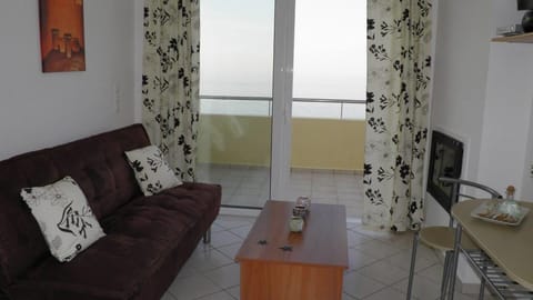 Blue Villa II Living room with a sofa bed