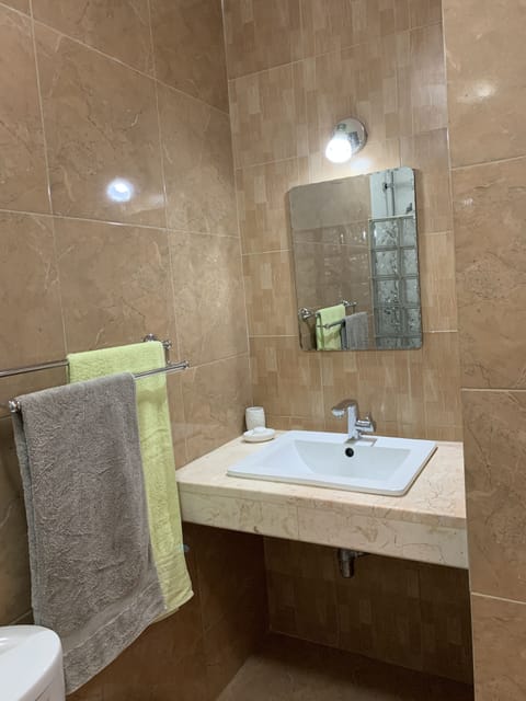 Standard Double Room, 1 Double Bed | Bathroom sink