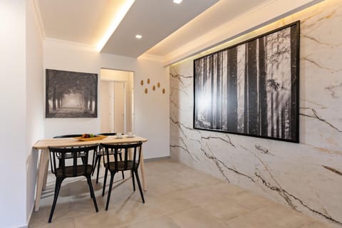 Dining area. Dining area