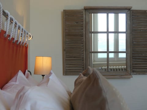 Superior Double Room, Non Smoking, Sea View (Rivage) | Individually decorated, blackout drapes, iron/ironing board, free WiFi