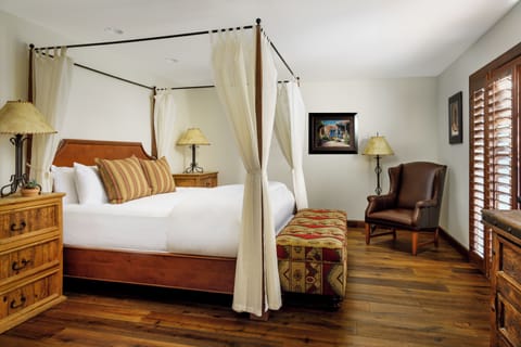 Grande Casita | Premium bedding, down comforters, pillowtop beds, in-room safe