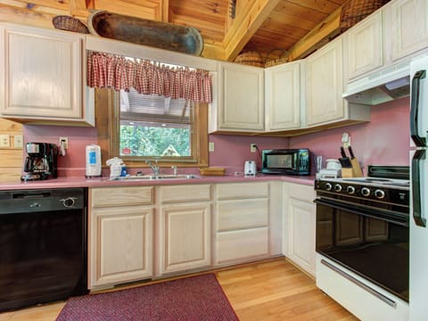 Studio (2 Bedrooms) | Property amenity