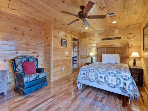 Cabin (Parkside Lodge) | 6 bedrooms, individually decorated, individually furnished, free WiFi