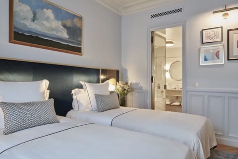 Superior Room | Egyptian cotton sheets, premium bedding, minibar, in-room safe