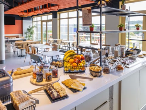 Daily buffet breakfast (EUR 9.90 per person)
