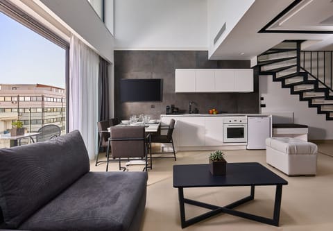 Comfort Loft | Living room | 43-inch Smart TV with satellite channels, TV