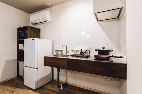 ichi | Private kitchen | Fridge, microwave, stovetop, electric kettle