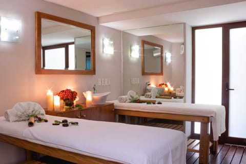 Couples treatment rooms, sauna, spa tub, steam room, aromatherapy