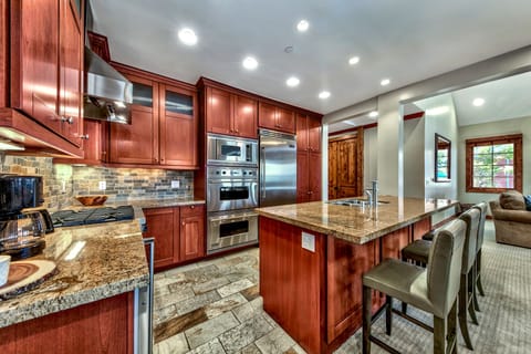 Stainless steel Viking Professional appliances and granite counter tops