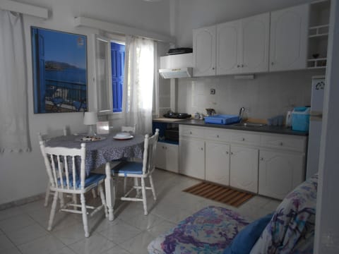 Apartment, 1 Bedroom, Balcony, Garden View | Interior