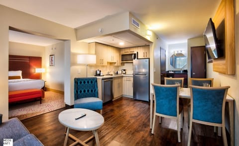 Room, 1 King Bed with Sofa bed, Non Smoking | Premium bedding, pillowtop beds, in-room safe, desk