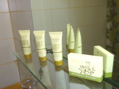 Economy Studio, Ground Floor | Bathroom | Spring water tub, rainfall showerhead, designer toiletries, hair dryer