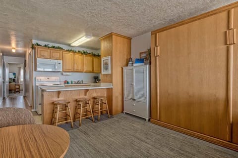 The kitchen is steps away