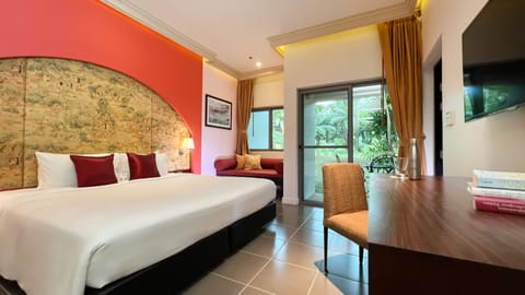 Junior Suite, 1 King Bed (Garden Wing) | In-room safe, individually decorated, individually furnished, desk