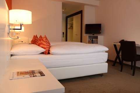 Standard Room | Premium bedding, pillowtop beds, minibar, in-room safe
