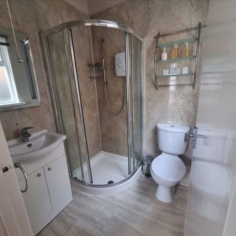 Comfort Double or Twin Room, Ensuite | Bathroom