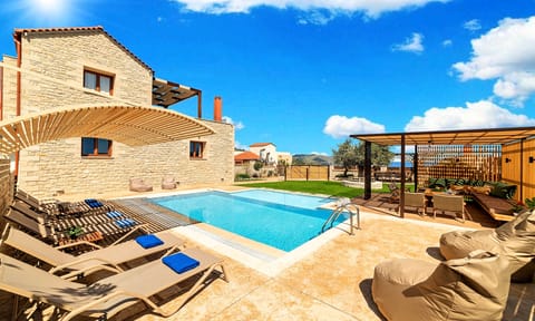 Cretan Sunrise Villa | HotelPraxis Group