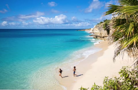 Private beach, white sand, beach umbrellas, beach towels