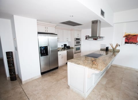 Comfort Condo, 3 Bedrooms | Private kitchen | Full-size fridge, microwave, oven, stovetop