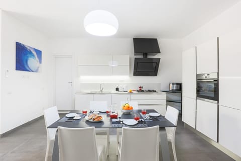 Apartment, 3 Bedrooms | Private kitchen | Dining tables