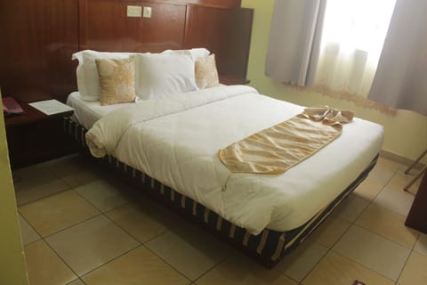 Standard Double Room | In-room safe, individually furnished, desk, blackout drapes