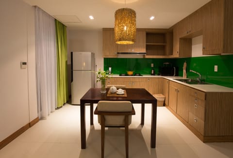 Verde Lounge | Private kitchenette | Coffee/tea maker