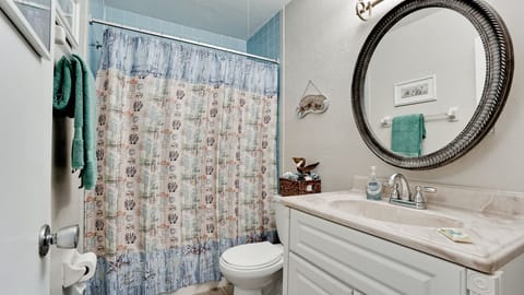 Studio (2 Bedrooms) | Bathroom | Shower