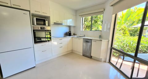 Superior Apartment, 1 Bedroom, Non Smoking, Pool View | Private kitchen | Fridge, microwave, stovetop, electric kettle