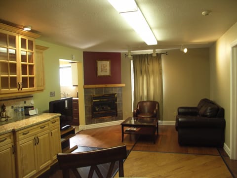 Family Suite, 2 Bedrooms, Non Smoking, Fireplace | Premium bedding, memory foam beds, individually furnished, soundproofing