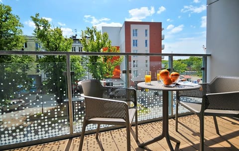 Deluxe Apartment, Multiple Beds, Pool Access, Park View (NT A212) | Terrace/patio