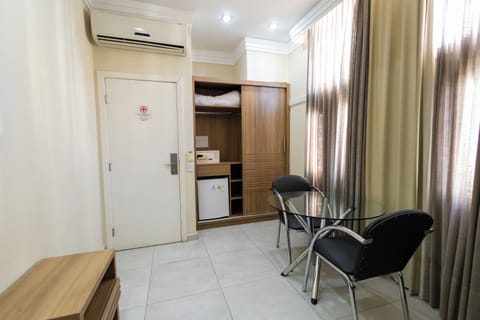 Studio Suite | Minibar, desk, laptop workspace, free WiFi