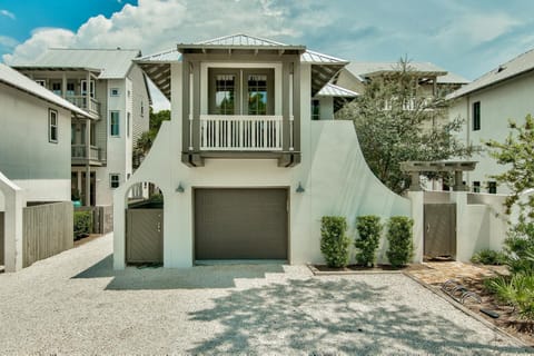 Inlet Beach "Barefoot Blue Carriage" 98 N. Winston Lane