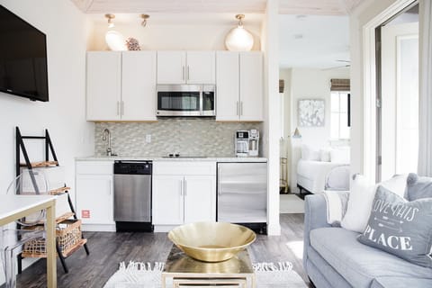 Carriage House: Living Area