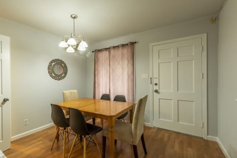 Business Duplex | In-room dining