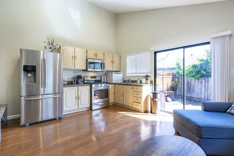 Family Duplex | Private kitchen | Fridge, microwave, oven, stovetop