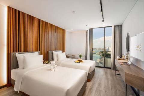 Deluxe Twin Room, Balcony, River View | Premium bedding, pillowtop beds, minibar, in-room safe