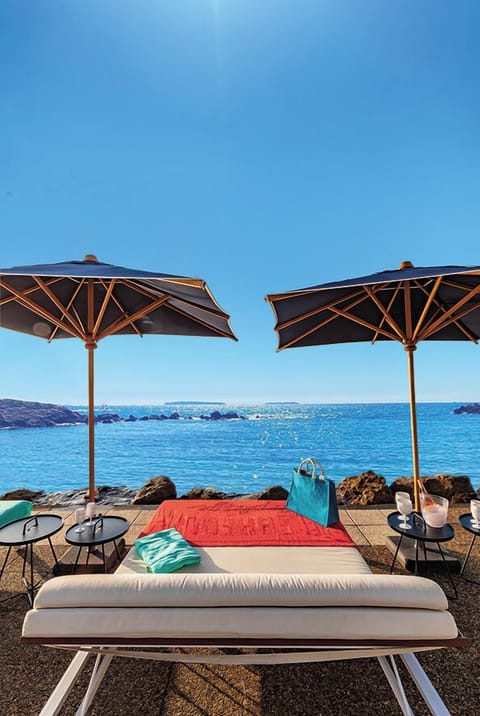 Private beach, sun loungers, beach umbrellas, beach towels