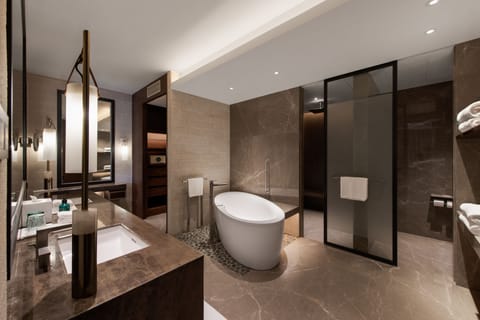 Qingyuan Suite | Bathroom | Hydromassage showerhead, hair dryer, bathrobes, slippers