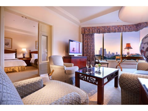 Junior Suite, 2 Single Beds, Non Smoking, City View / Lounge and Spa Access | Premium bedding, minibar, in-room safe, desk