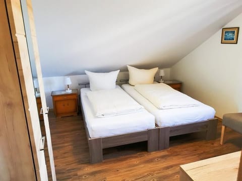 Classic Apartment | Free WiFi, bed sheets